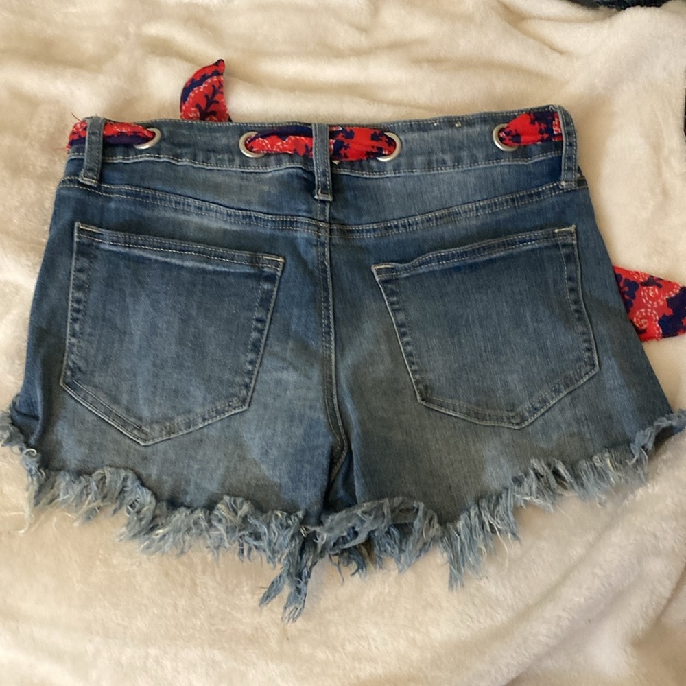 altar'd state jean shorts size 26 Distressed frayed bandana belt 29W - Picture 2 of 7